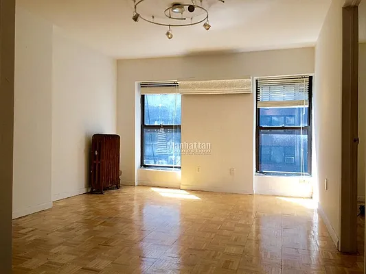 Rented by Manhattan Connection | media 22