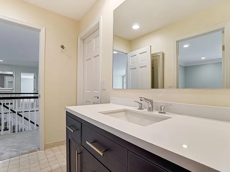 11410 Avant Ln — Photo 38