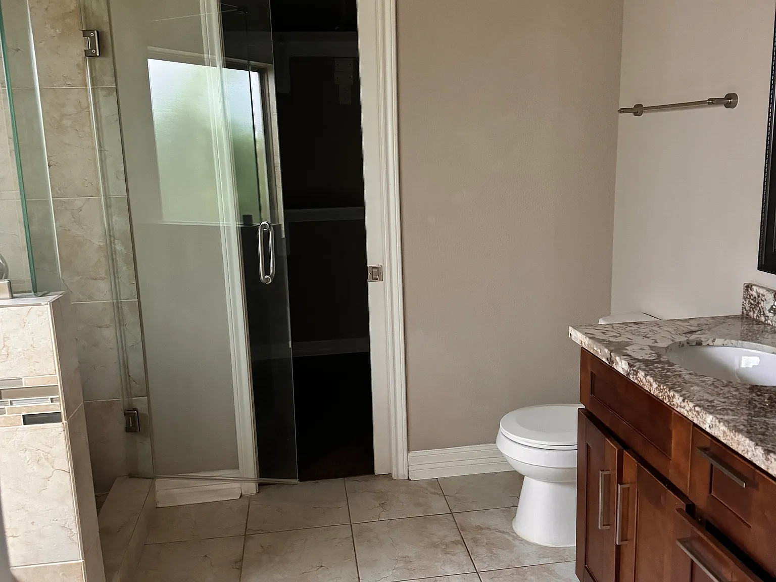 2 bed, 1000 sqft, $1,500 — Photo 3