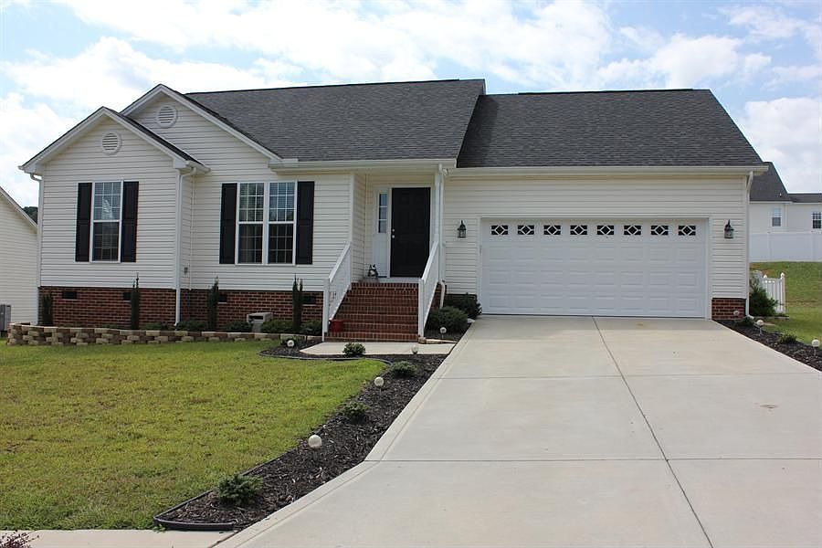 1st image of 4009 Hereford Ln