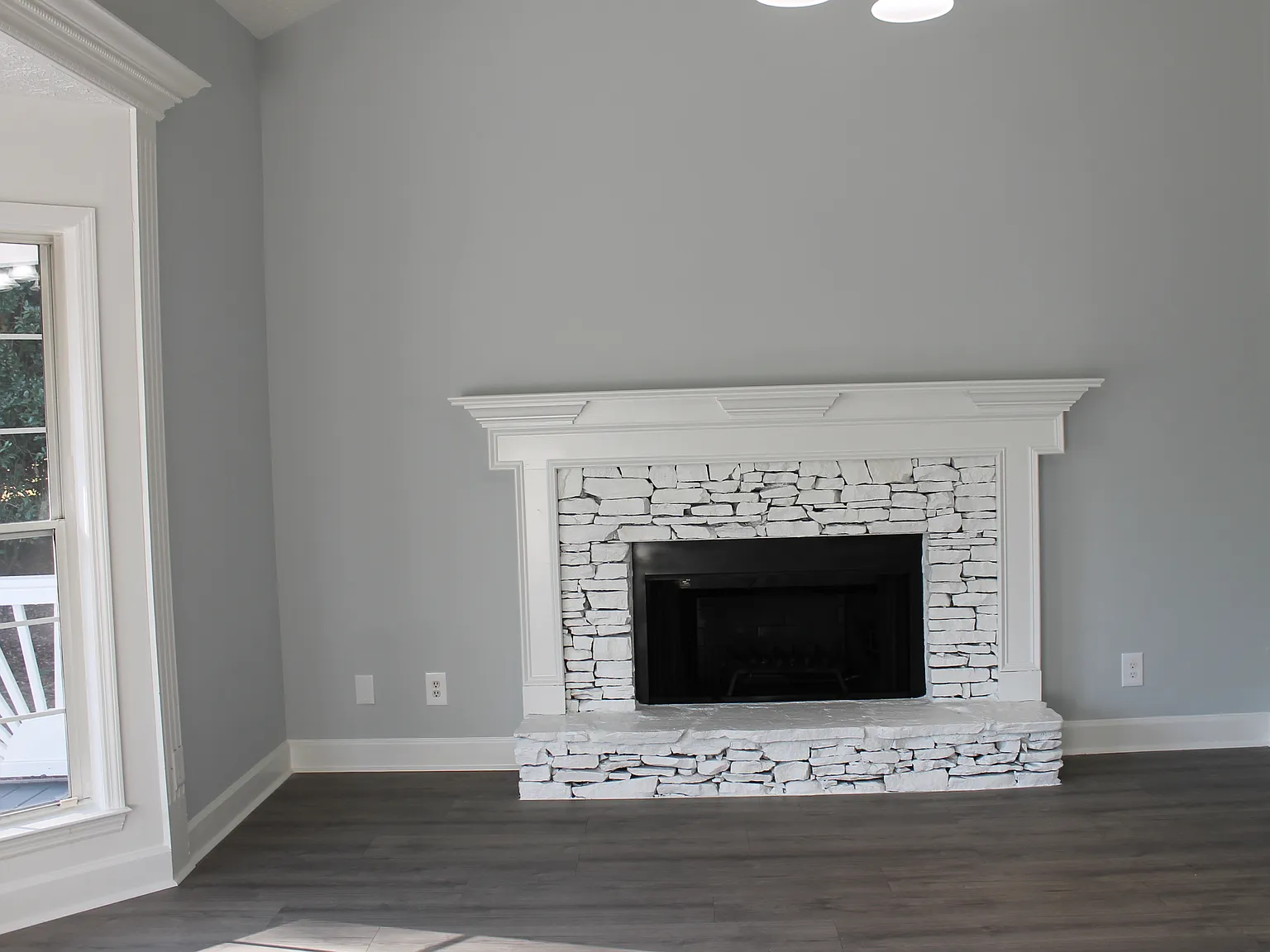 3 bed, 2.5 bath, 2202 sqft, $2,300 — Photo 2