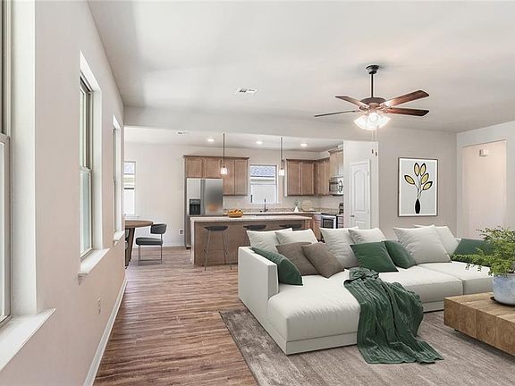 4th image of 833 Dandelion Dr