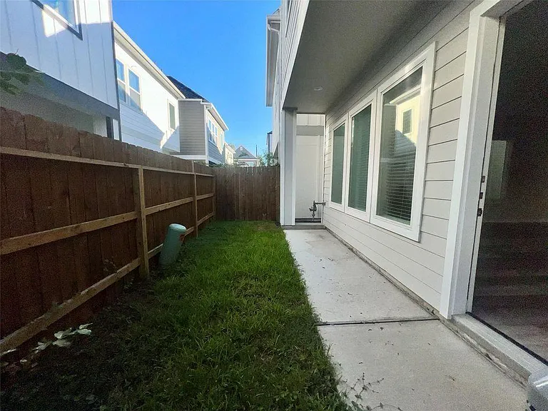 6712 Parker Oaks Ln — Photo 8