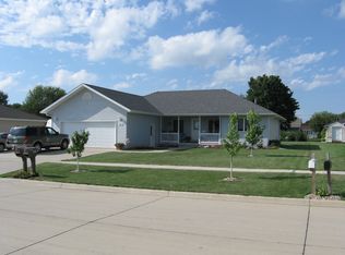 160 E Henschen St, Garner, IA 50438