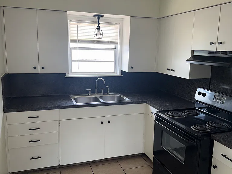 2801 Del Papa St #6 — Photo 4