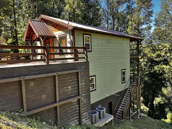 344 Silverbell Hgts Ln, Gatlinburg, TN 37738