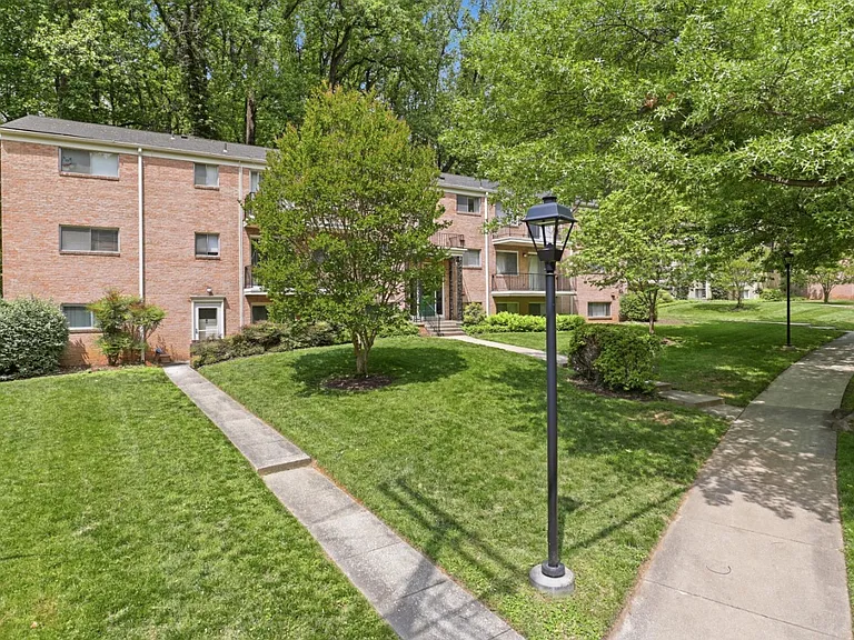 10618 Kenilworth Ave #203 — Photo 15