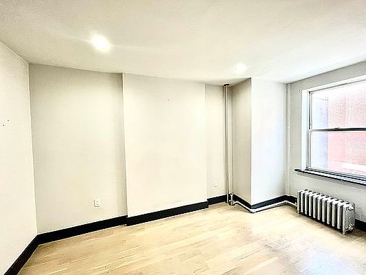 1st image of 1442 Pacific St APT 2R