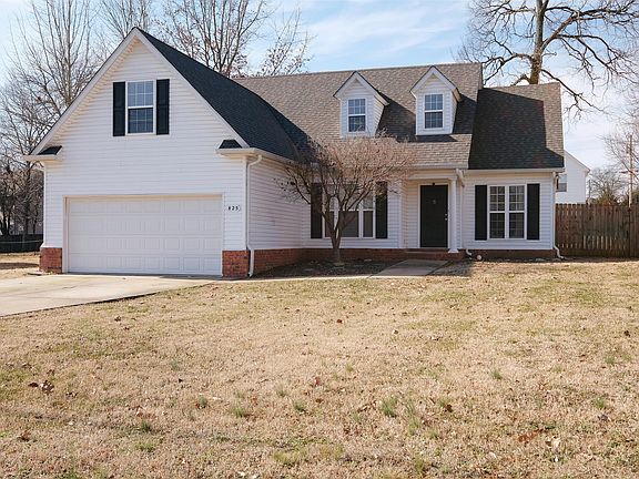 2nd image of 825 Hammersmith Dr