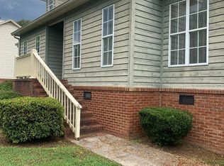 50 Earl Caldwell Dr, Guntersville, AL 35976