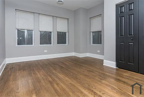 5758 S Green St #3 — Photo 5