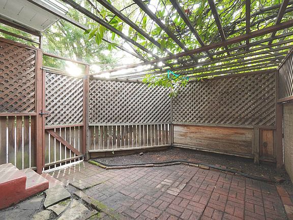 5th image of 411 Forest Ave #415