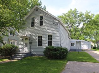 1422 Grignon St, Green Bay, WI 54301