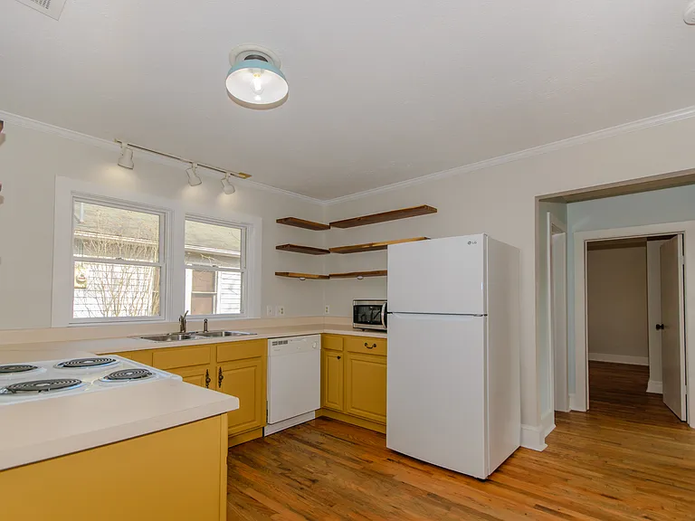 135 Church St — Photo 17