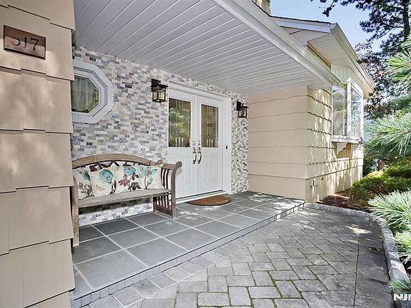 3rd image of 517 Pine Hill Rd