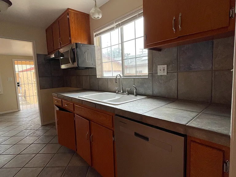 3538 W 118th Pl — Photo 24