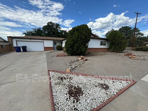 2nd image of 10321 Santa Paula Ave NE