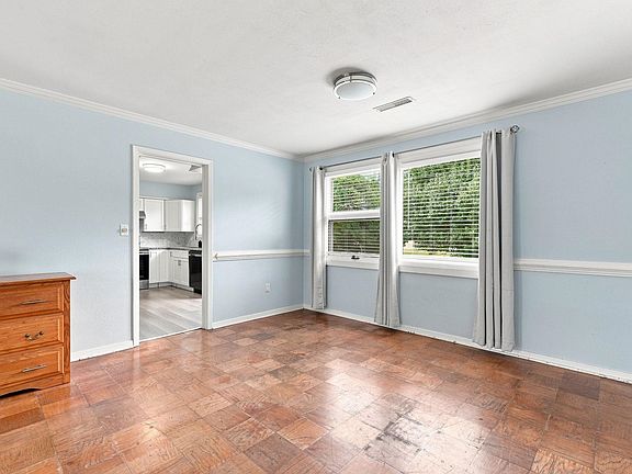 3rd image of 3619 Magnolia St.