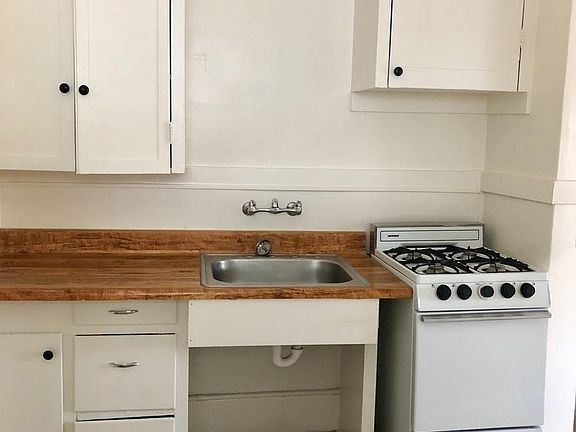 4th image of 715 11th St APT 08