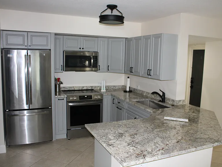1208 Villa Cir — Photo 6