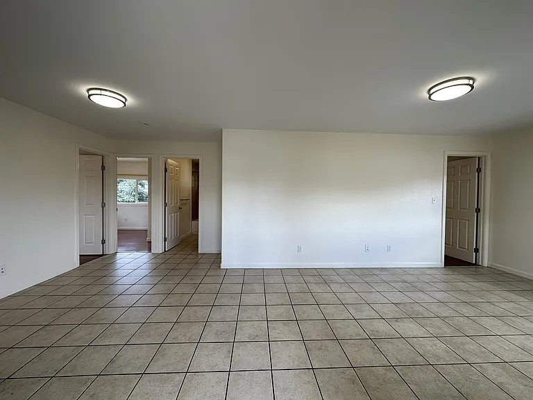 617 Hoohale St #2 — Photo 4