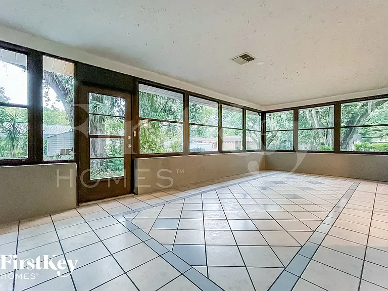 7631 Tall Tree Ct — Photo 9
