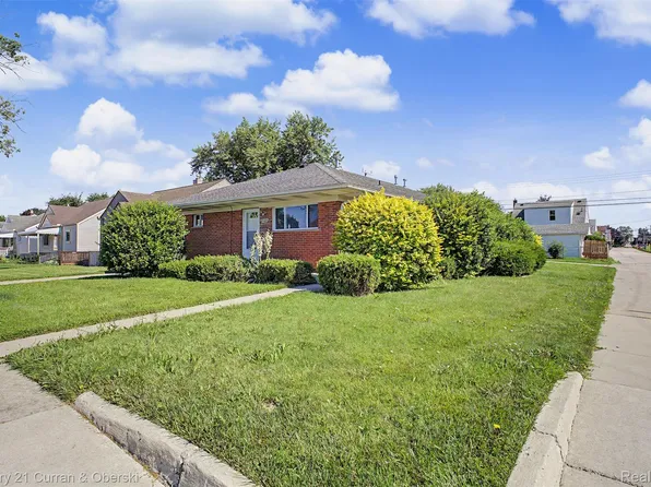 1504 McLain Ave, Lincoln Park, MI 48146