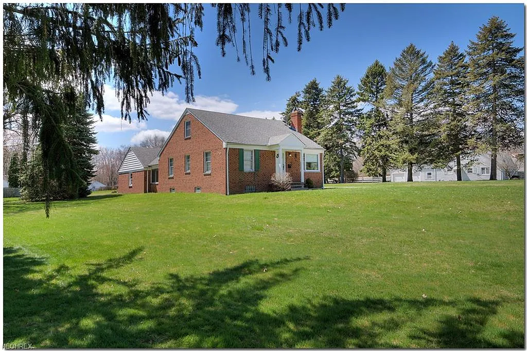 24065 Smith Ave photo 1