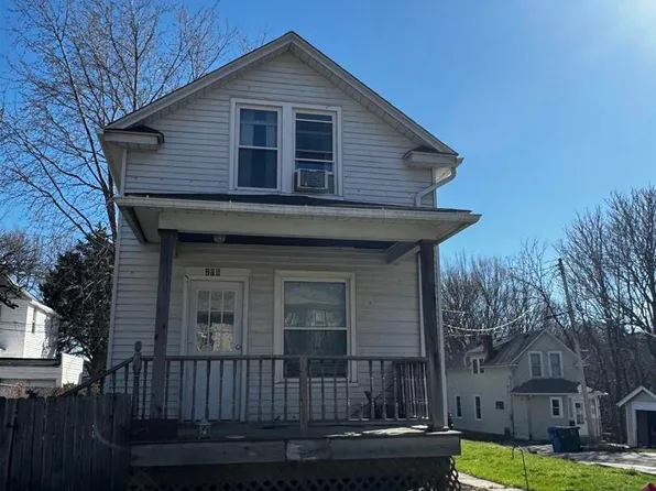 206 13th Ave, Moline, IL 61265