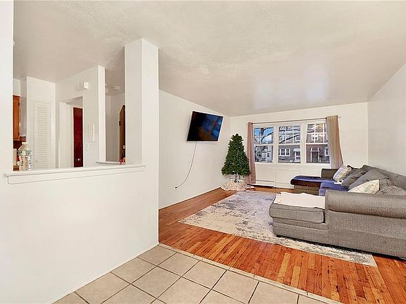 3rd image of 1018 E 81st St