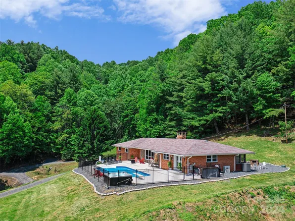 921 Wilson Rd, Bakersville, NC 28705