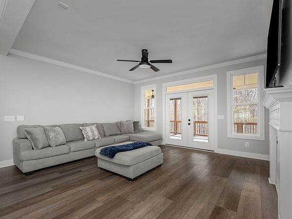 4th image of 2093 Ferry Rd