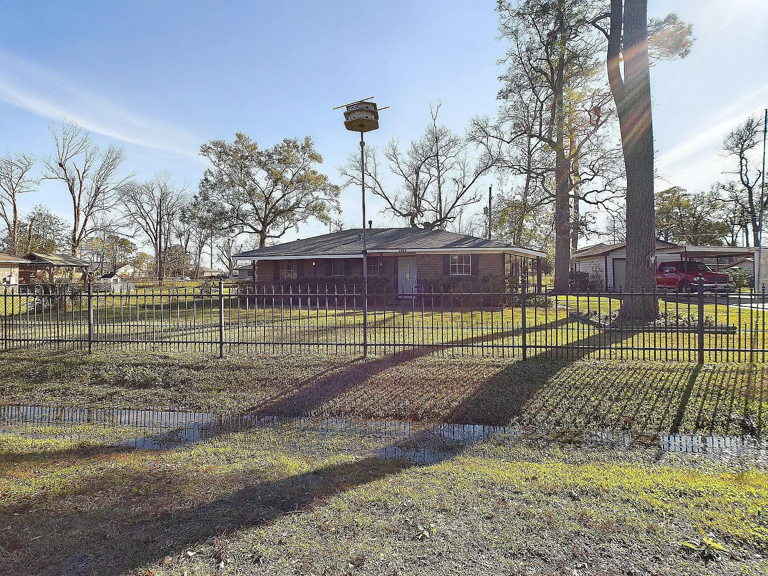 3 bed, 1.5 bath, 1469 sqft, $2,400 — Photo 3