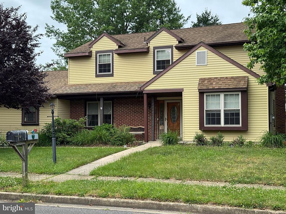 1st image of 110 Thornwood Dr