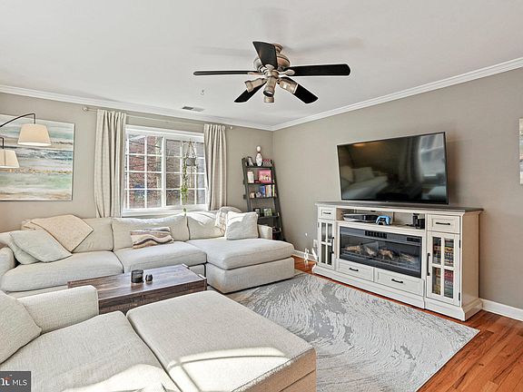 3rd image of 1289 N Van Dorn St