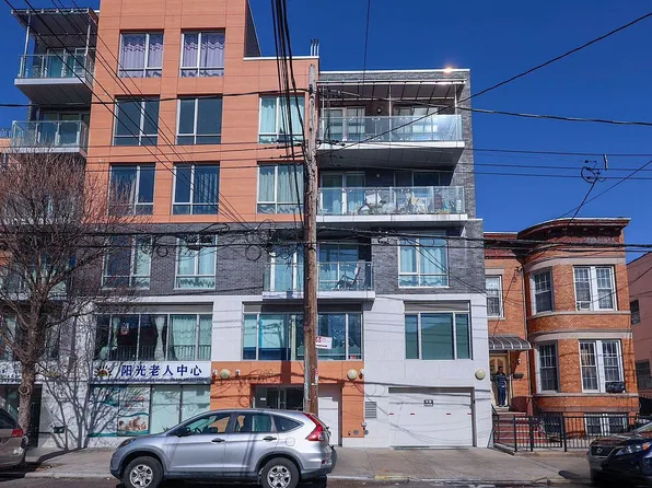 869 57th St #302, Brooklyn, NY 11220