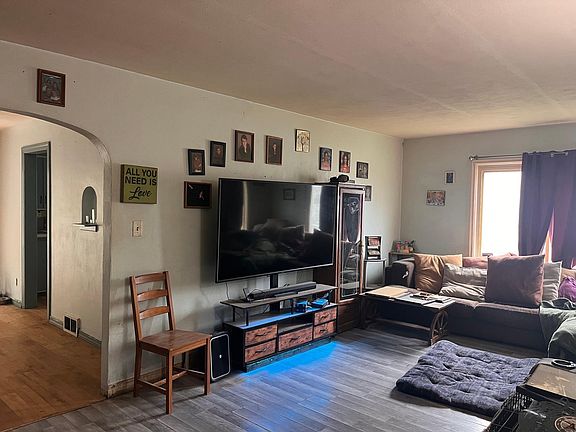 5th image of 308 S Adams St