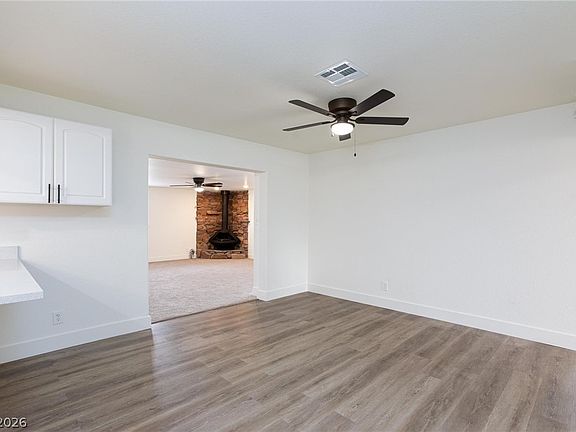 4th image of 3946 Clear View Dr