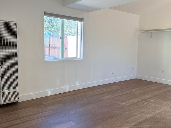 5th image of 1004 N Ash St #3