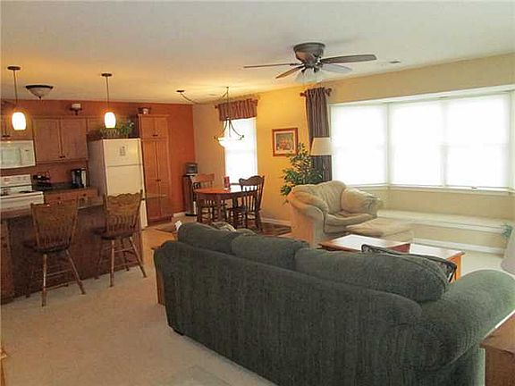 5th image of 9 Olde Orchard Dr