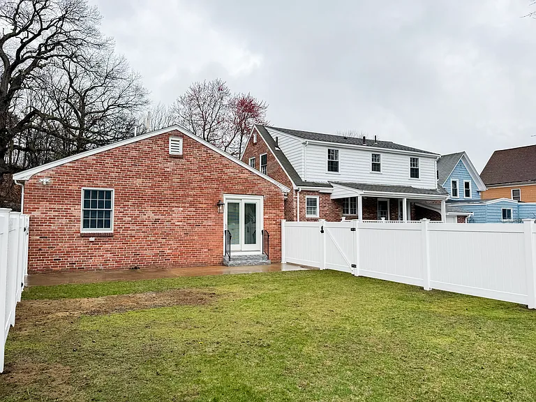 40 Walter St #A — Photo 2