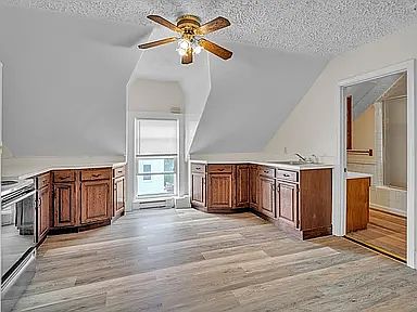 3rd image of 9 Leonard St Floor 3