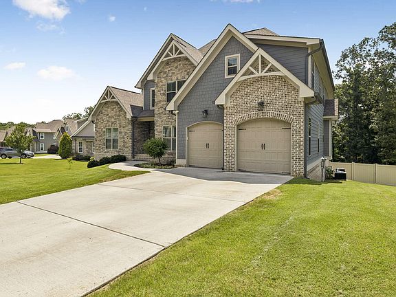 2nd image of 8420 Quarles Ln