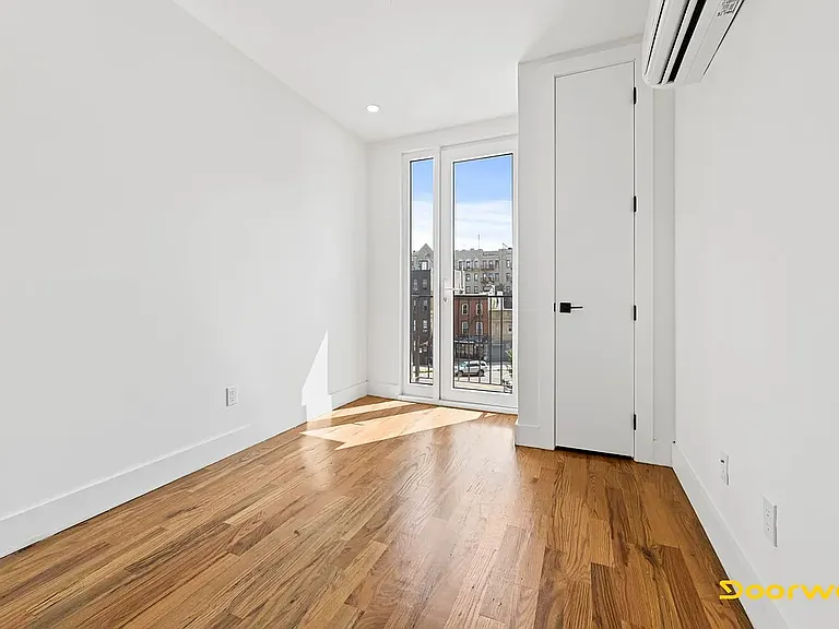 467 Grand St #4A — Photo 4