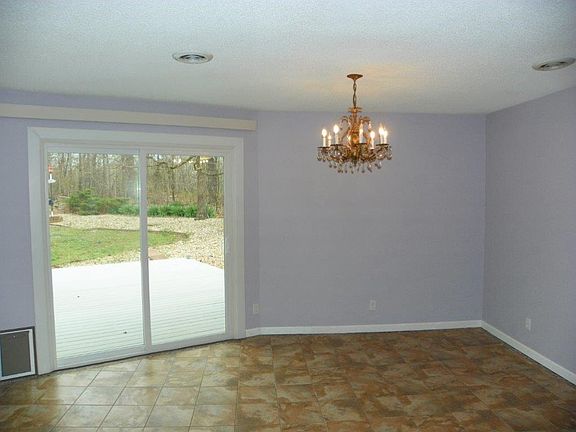 4th image of 4 Kirkconnel Ln