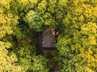 225 Sutton Pl, Pocono Summit, PA 18346