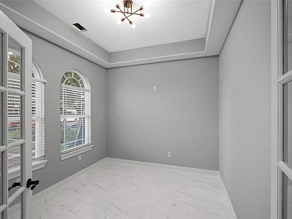 3rd image of 202 Ogilvie St