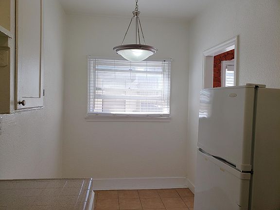 5th image of 817 S Hobart Blvd APT 302