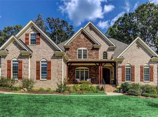 12 Whaton Oaks Ct, Greensboro, NC 27408