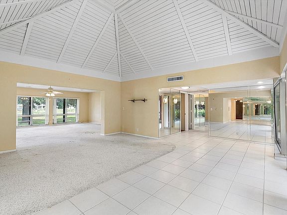 5th image of 5611 Coco Palm Drive